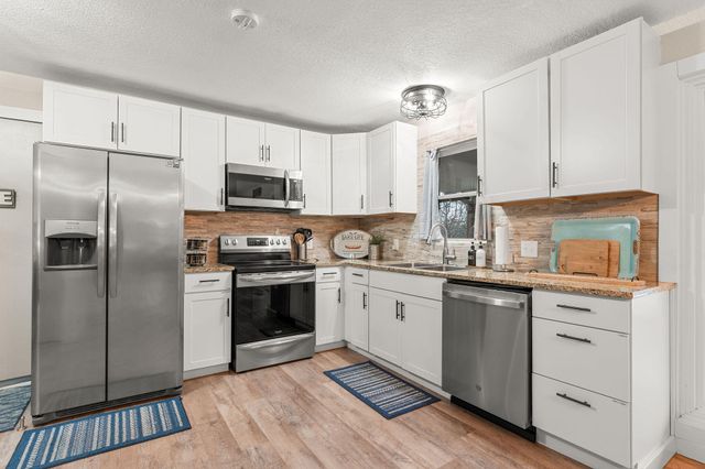 25591 Farm Road 2265, Golden, MO 65658