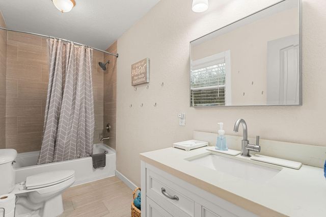 25591 Farm Road 2265, Golden, MO 65658