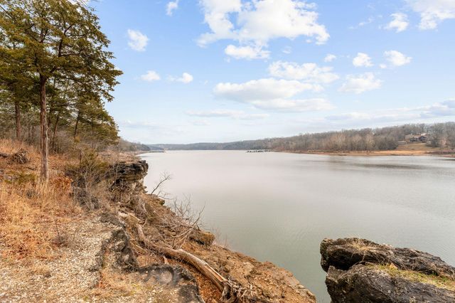 25591 Farm Road 2265, Golden, MO 65658