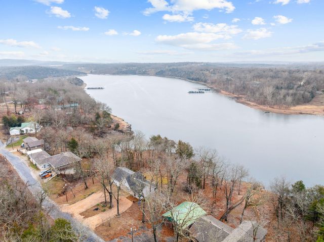 25591 Farm Road 2265, Golden, MO 65658