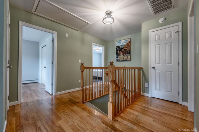1 Sean Court, Rock Tavern, NY 12575
