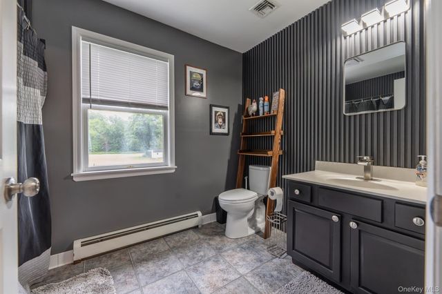 1 Sean Court, Rock Tavern, NY 12575
