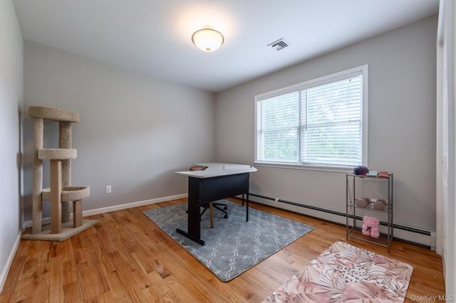 1 Sean Court, Rock Tavern, NY 12575