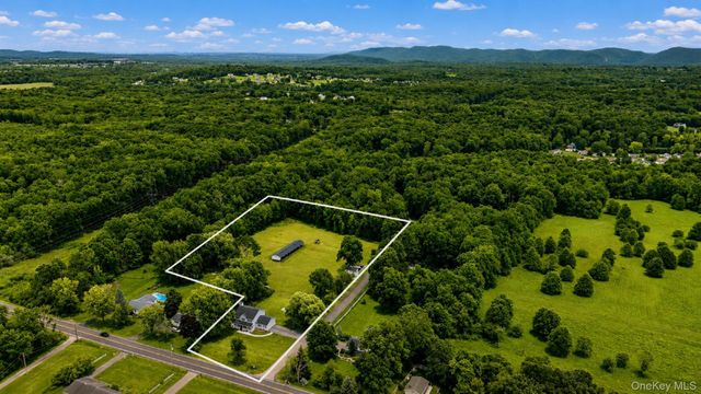 1 Sean Court, Rock Tavern, NY 12575