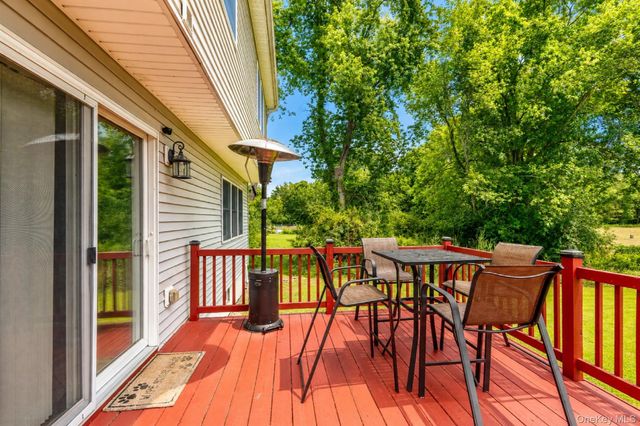 1 Sean Court, Rock Tavern, NY 12575