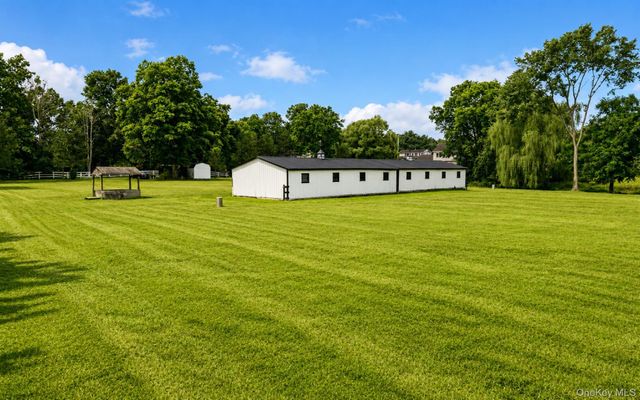 1 Sean Court, Rock Tavern, NY 12575