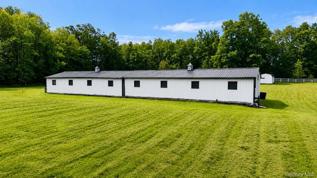 1 Sean Court, Rock Tavern, NY 12575