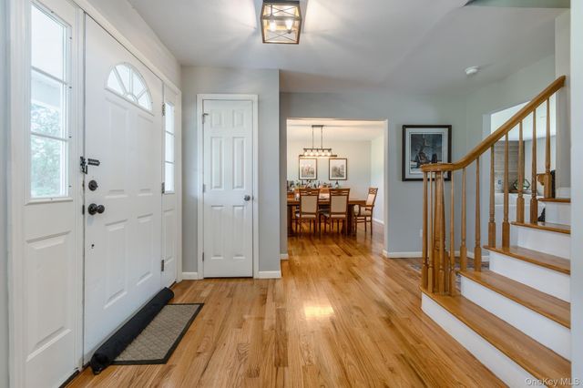 1 Sean Court, Rock Tavern, NY 12575