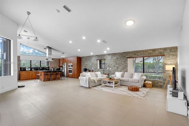 1051 Deerpath Court, Weston, FL 33326
