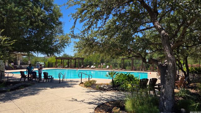 23214 Crest View Way, San Antonio, TX 78261