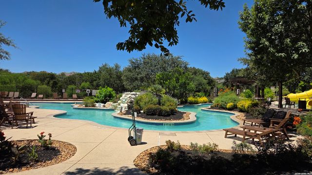 23214 Crest View Way, San Antonio, TX 78261