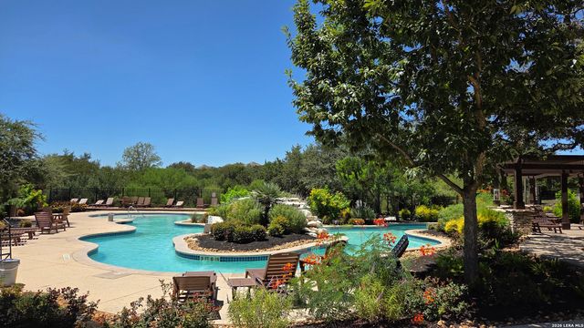 23214 Crest View Way, San Antonio, TX 78261