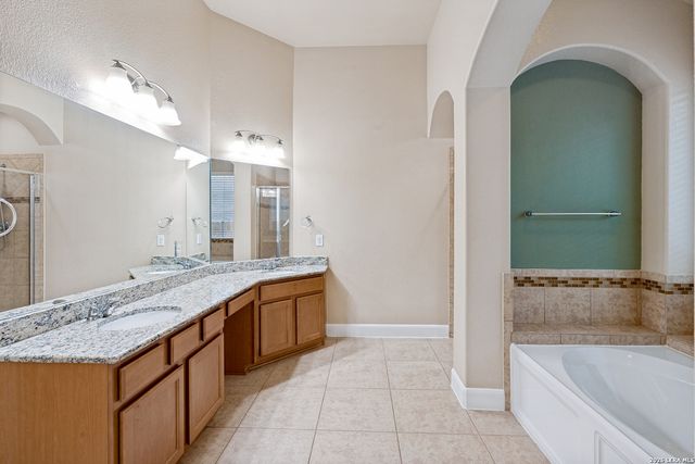 23214 Crest View Way, San Antonio, TX 78261