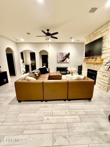 2413 TONY HARPER Street, El Paso, TX 79938