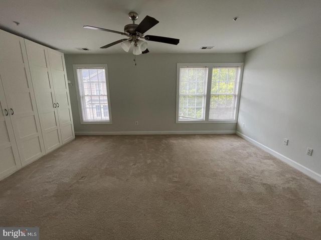 8141 SKELTON CIR, Falls Church, VA 22042