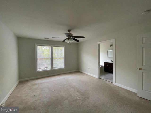 8141 SKELTON CIR, Falls Church, VA 22042