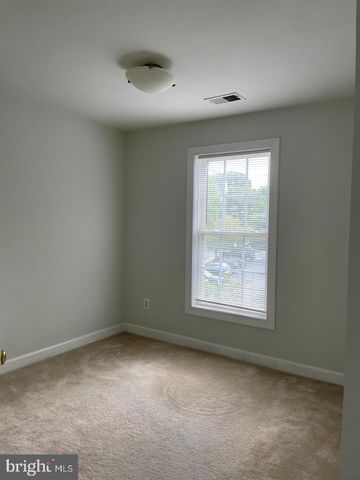 8141 SKELTON CIR, Falls Church, VA 22042