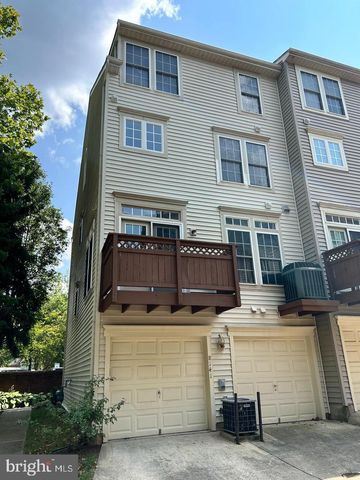 8141 SKELTON CIR, Falls Church, VA 22042