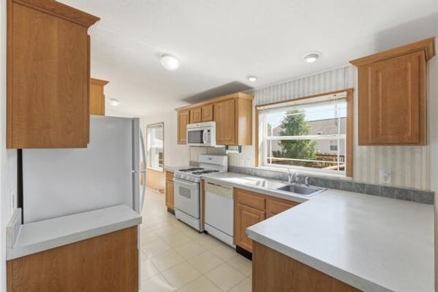 13686 Snapdragon Lane, Cedar Springs, MI 49319