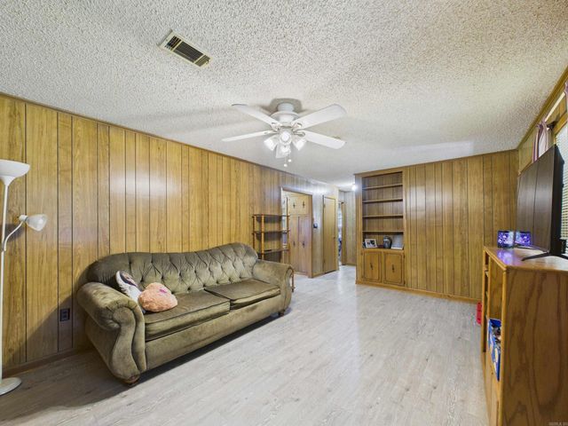 402 W Barnett Street, Kensett, AR 72082