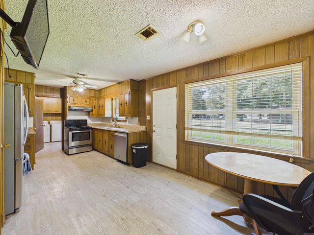 402 W Barnett Street, Kensett, AR 72082