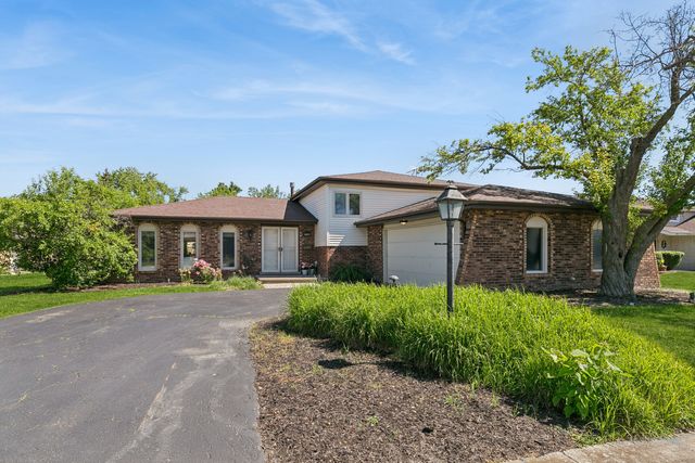 726 E 194th Street, Glenwood, IL 60425