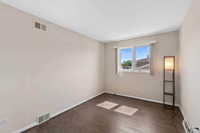 726 E 194th Street, Glenwood, IL 60425