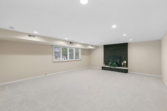 726 E 194th Street, Glenwood, IL 60425