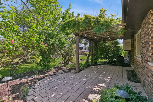 726 E 194th Street, Glenwood, IL 60425