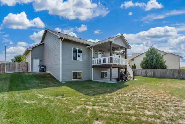 3213 S Bluelake ct, Wichita, KS 67215