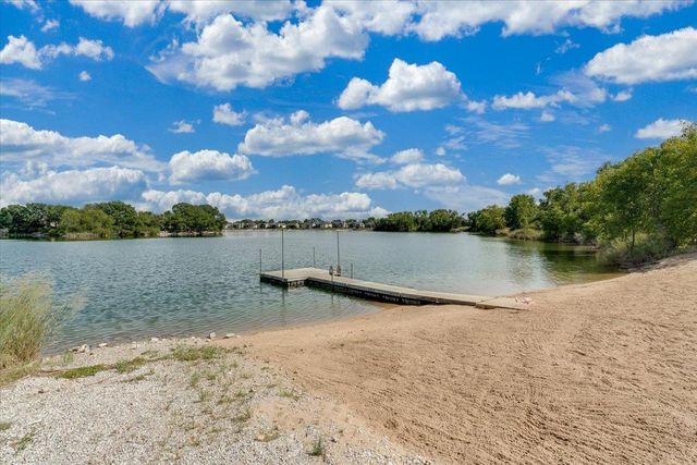 3213 S Bluelake ct, Wichita, KS 67215