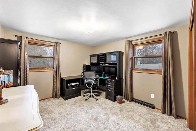 2880 LUMBER LANE, Green Bay, WI 54313