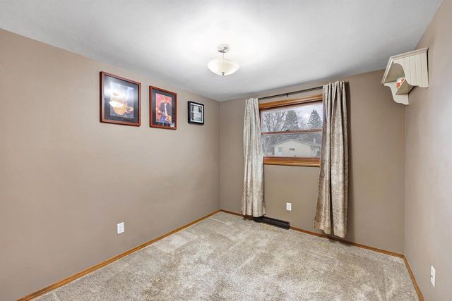 2880 LUMBER LANE, Green Bay, WI 54313