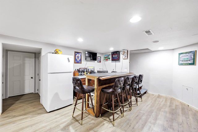 2880 LUMBER LANE, Green Bay, WI 54313