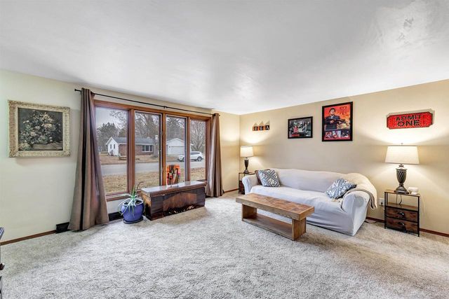 2880 LUMBER LANE, Green Bay, WI 54313