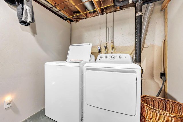 2880 LUMBER LANE, Green Bay, WI 54313