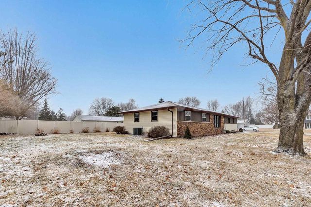 2880 LUMBER LANE, Green Bay, WI 54313