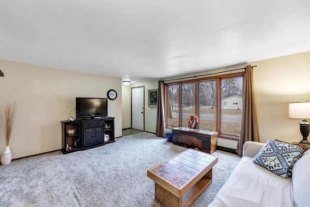 2880 LUMBER LANE, Green Bay, WI 54313