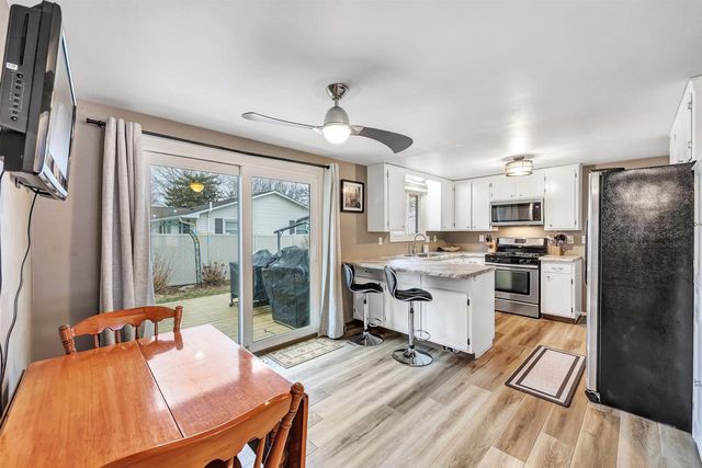 2880 LUMBER LANE, Green Bay, WI 54313