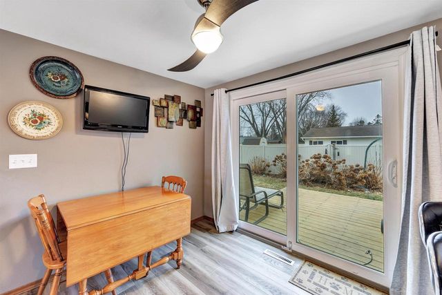 2880 LUMBER LANE, Green Bay, WI 54313