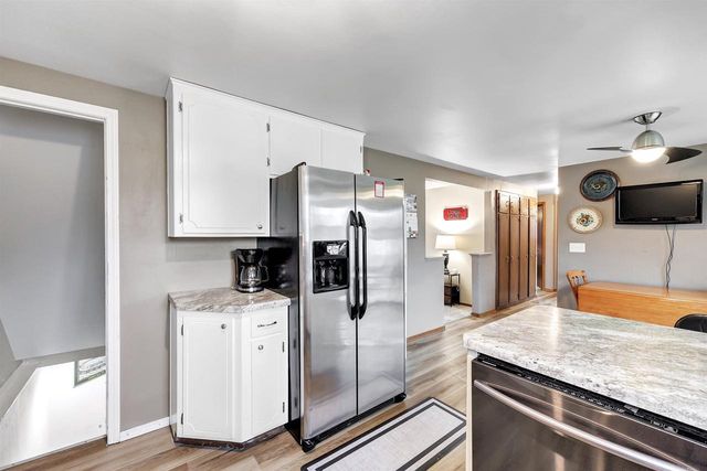 2880 LUMBER LANE, Green Bay, WI 54313