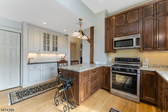 68 W Main St, Clinton Town, NJ 08809