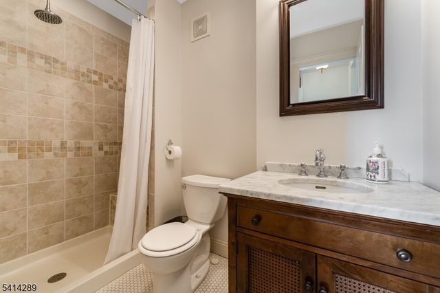 68 W Main St, Clinton Town, NJ 08809