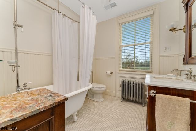 68 W Main St, Clinton Town, NJ 08809