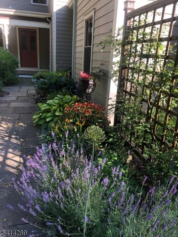 68 W Main St, Clinton Town, NJ 08809