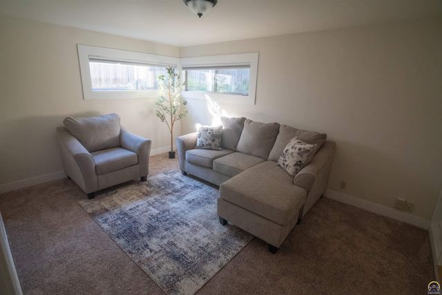 410 Turner Rd, Emporia, KS 66801