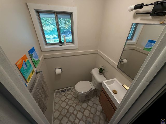 410 Turner Rd, Emporia, KS 66801