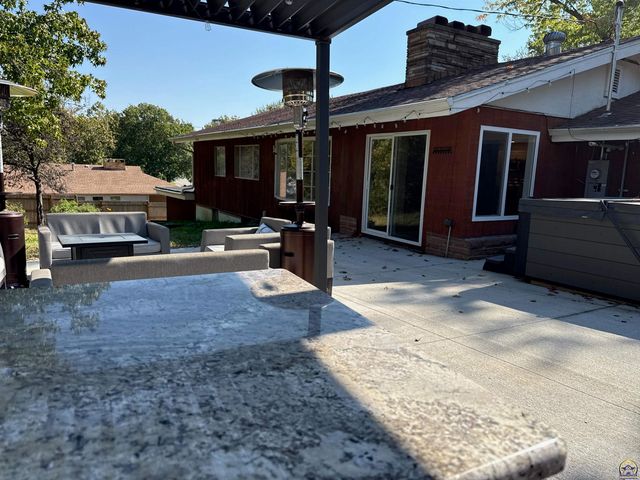 410 Turner Rd, Emporia, KS 66801