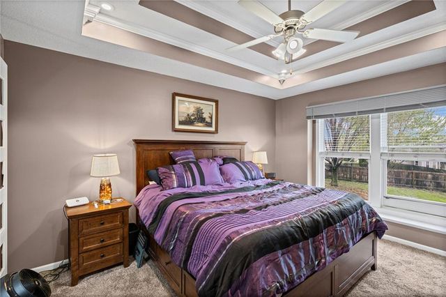1404 NE 196th Street, Smithville, MO 64089