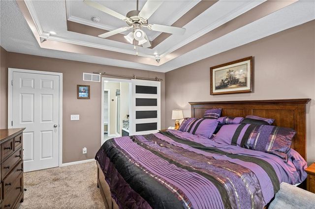 1404 NE 196th Street, Smithville, MO 64089